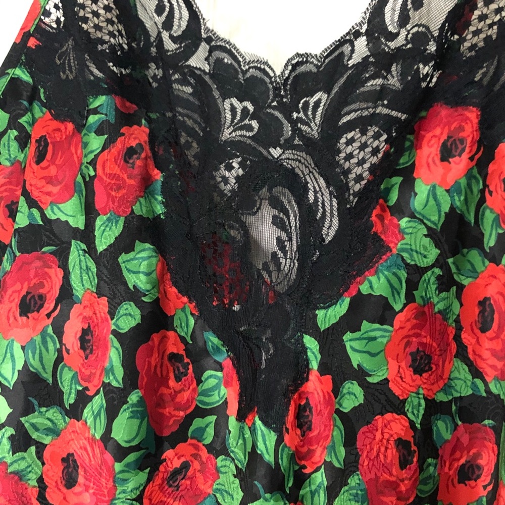 2 Piece Gown/Kimono Robe Set Small Roses - Picture 2 of 11